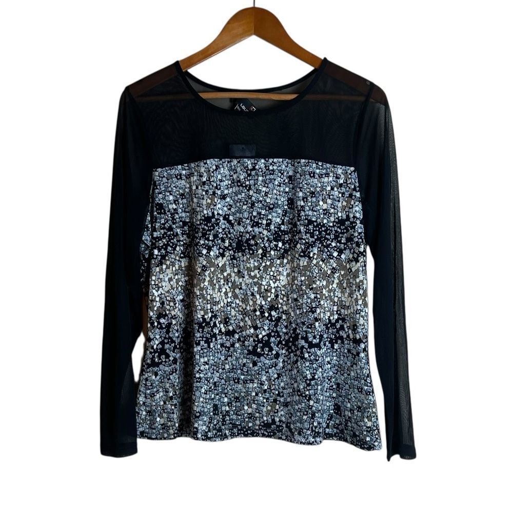 NWT!‎ Laura graphic mesh long sleeve shirt